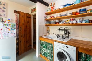 Kitchen- click for photo gallery